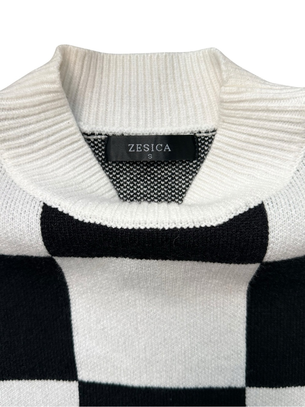 ZESICA Black White Checkerboard Balloon Sleeve Sweater Size Small - Picture 4 of 9